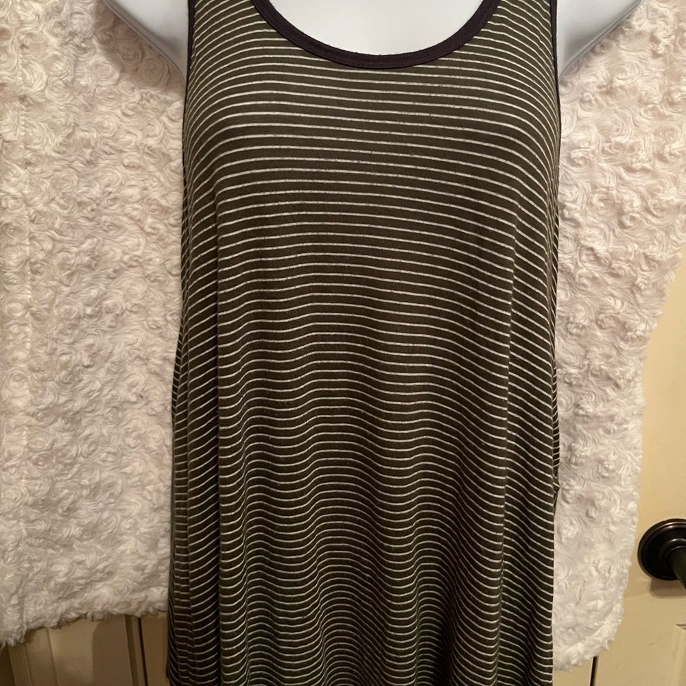 Hem & Thread Tank